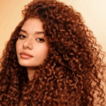 La Textura natural y el cuidado real del son tendencias de cabello fuertes en 2026