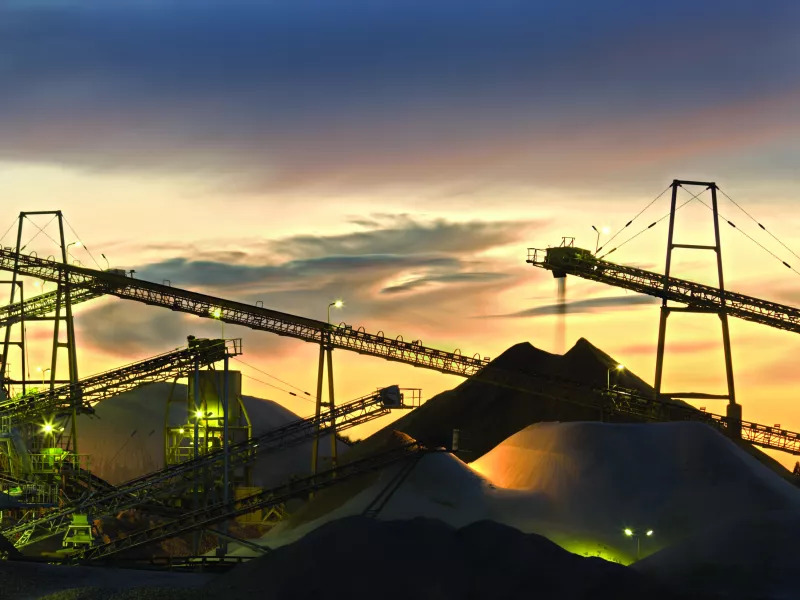 mining_facility_evening_sandpiles_conveyor_belts_2103_hi_2600x1950.jpg